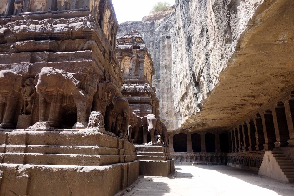 Ellora_060