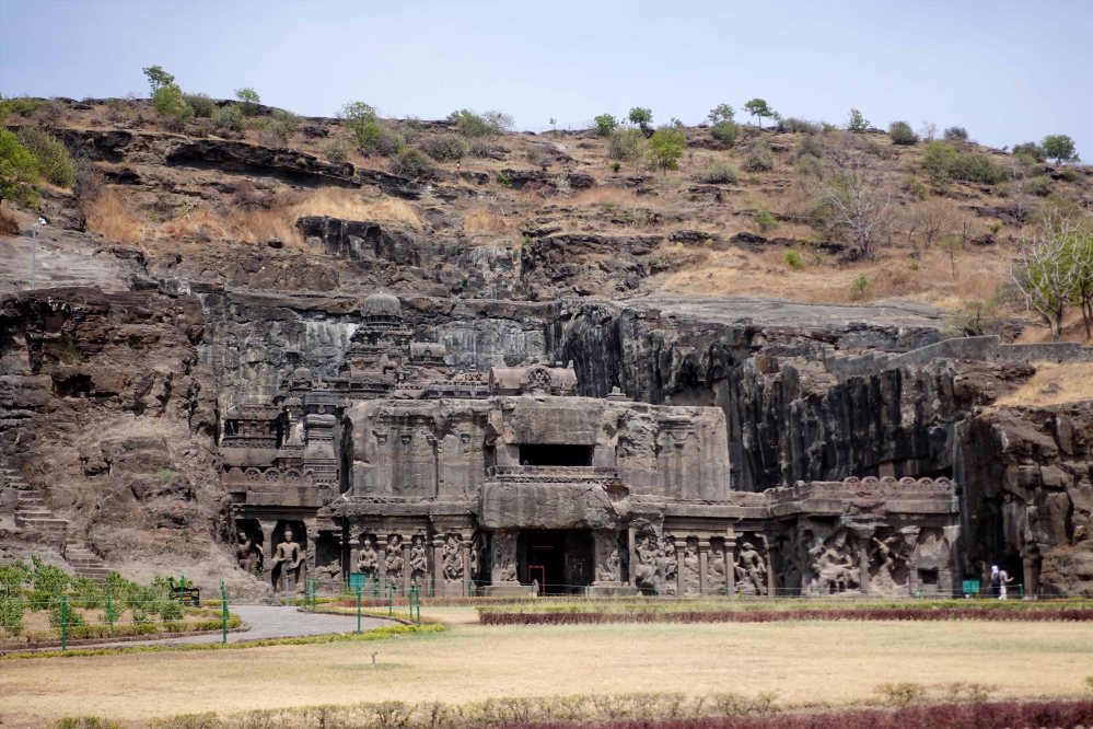 Ellora_065